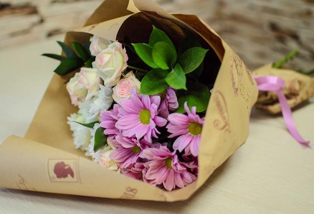 Букет цветов из: Розы и Хризантемы в Новосибирске