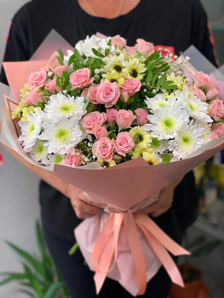 Букет цветов из: Розы и Хризантемы в Новосибирске