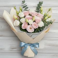 Букет цветов из:  Лизиантусы в Новосибирске