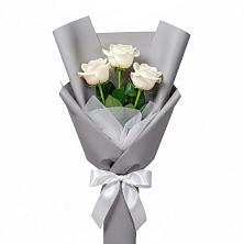Букет 3 белые розы в Новосибирске