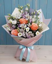 Букет цветов из:  Лизиантусы, Розы, Альстромерии и Гипсофила в Новосибирске