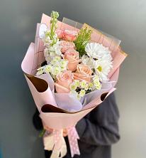 Букет цветов из:  Хризантемы и Розы в Новосибирске