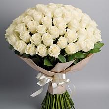 Букет 101 беля роза Белоснежка в Новосибирске
