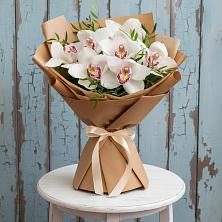 Букет цветов из:  Орхидеи и Розы в Новосибирске